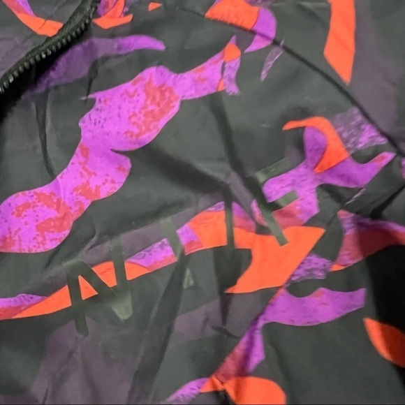 Nike T/F Camo Windrunner Purple Camo Lightweight Women's Jacket Small - Picture 11 of 13